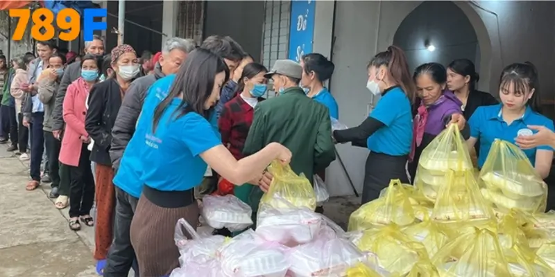 Nằm Mơ Thấy Rắn Cắn Vào Tay Đánh Số Gì Chuẩn Nhất 2025 2 Chương trình “Bếp Cơm Ấm Trưa” của 789F