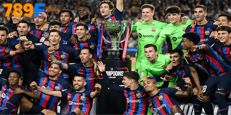 Ronaldo Béo – Người Ngoài Hành Tinh Của Bóng Đá Thế Giới 3 Barca và hành trình tái sinh