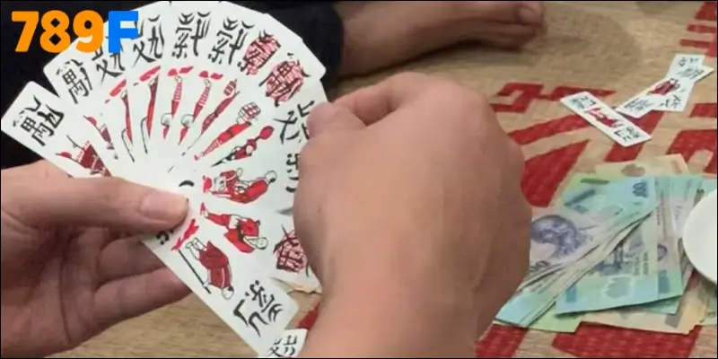 Mẹo đánh phỏm – Bí quyết vàng chinh phục game bài 789F 1 Cách học đánh chắn nhanh nhất chính là chìa khóa vàng cho tân thủ