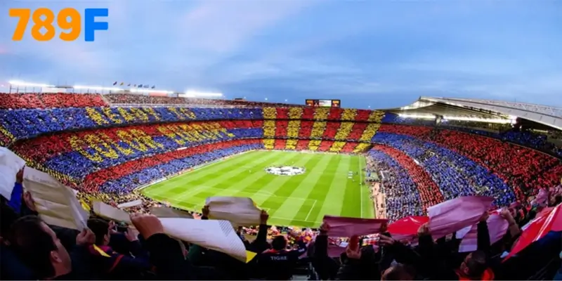 Ronaldo Béo – Người Ngoài Hành Tinh Của Bóng Đá Thế Giới 2 Camp Nou – sân nhà của Câu lạc bộ bóng đá Barcelona