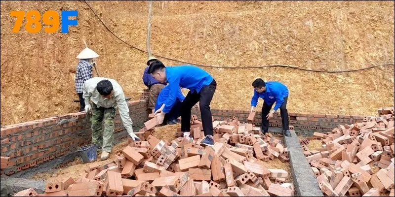 Chương trình xây nhà tình thương - thể hiện giá trị nhân văn sâu sắc