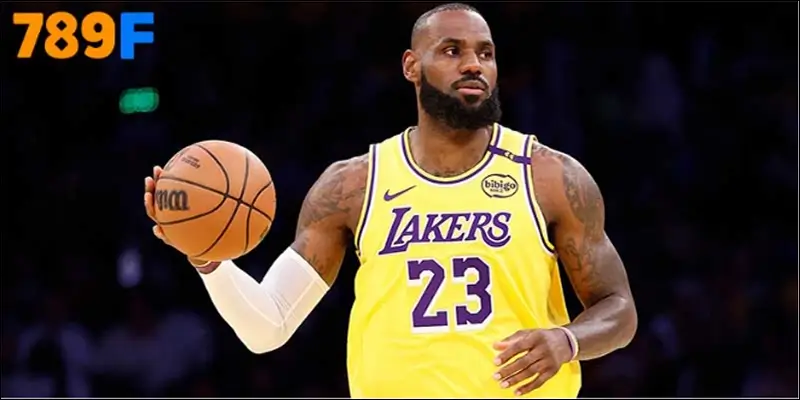 Người hâm mộ lẫn giới chuyên môn đều mong chờ LeBron James lập kỉ lục
