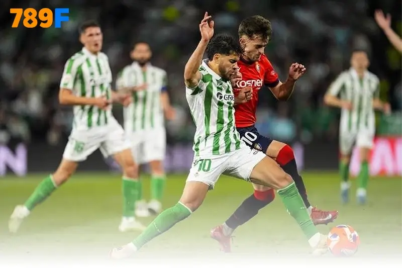 Niềm vui vỡ òa của Elche sau khi gỡ hòa phút bù giờ ở trận Osasuna vs Elche