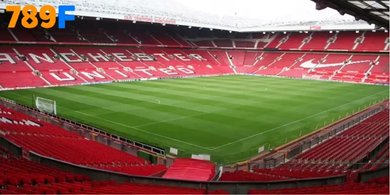 Rung Hiệp 1 – Vũ Điệu Cao Trào Ngay Từ Những Phút Đầu 2 Sân vận động Old Trafford