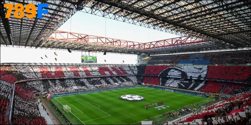 Ronaldo Béo – Người Ngoài Hành Tinh Của Bóng Đá Thế Giới 2 Sân vận động San Siro với sức chứa hơn 75.000 chỗ ngồi